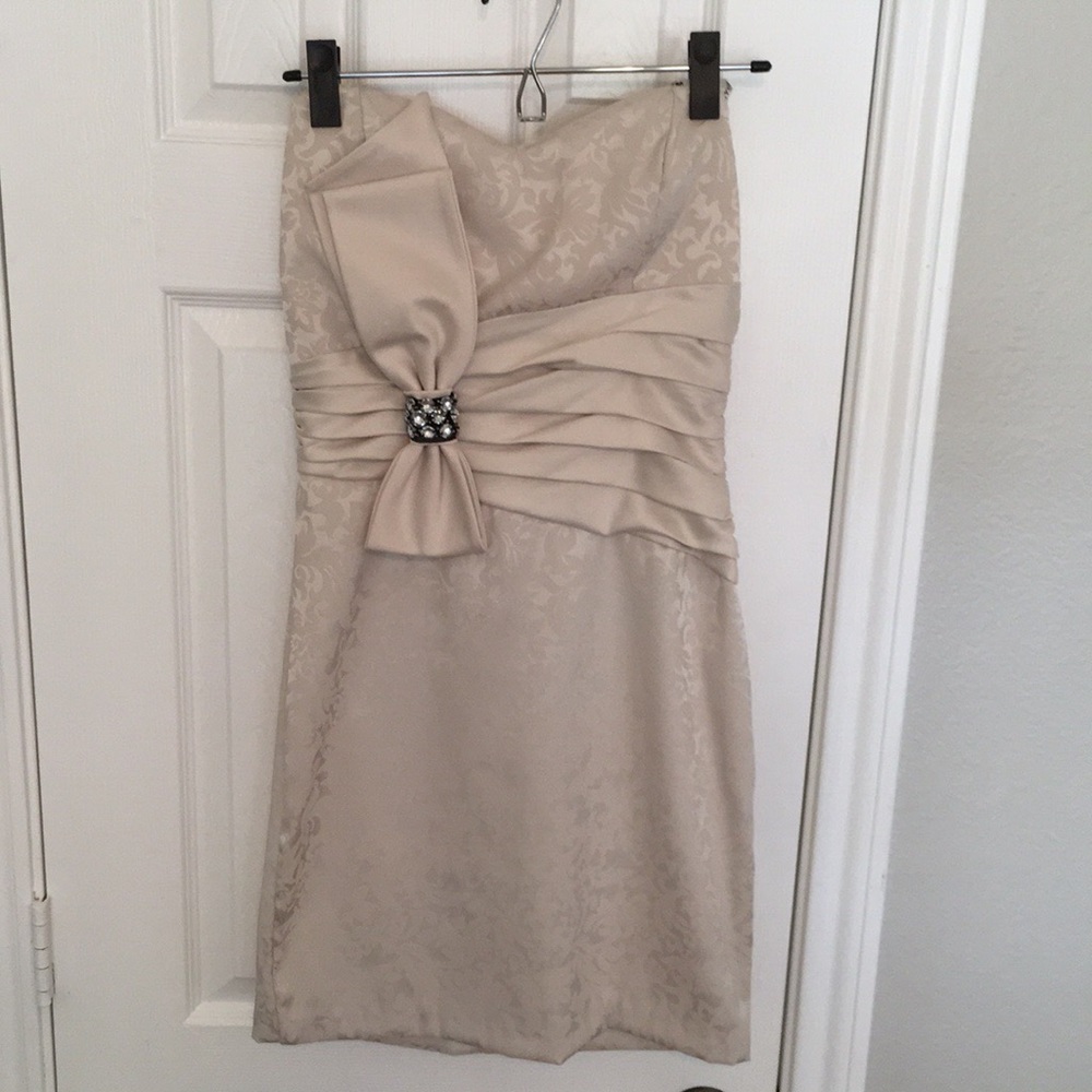 BRAND NEW-Short Party Dress